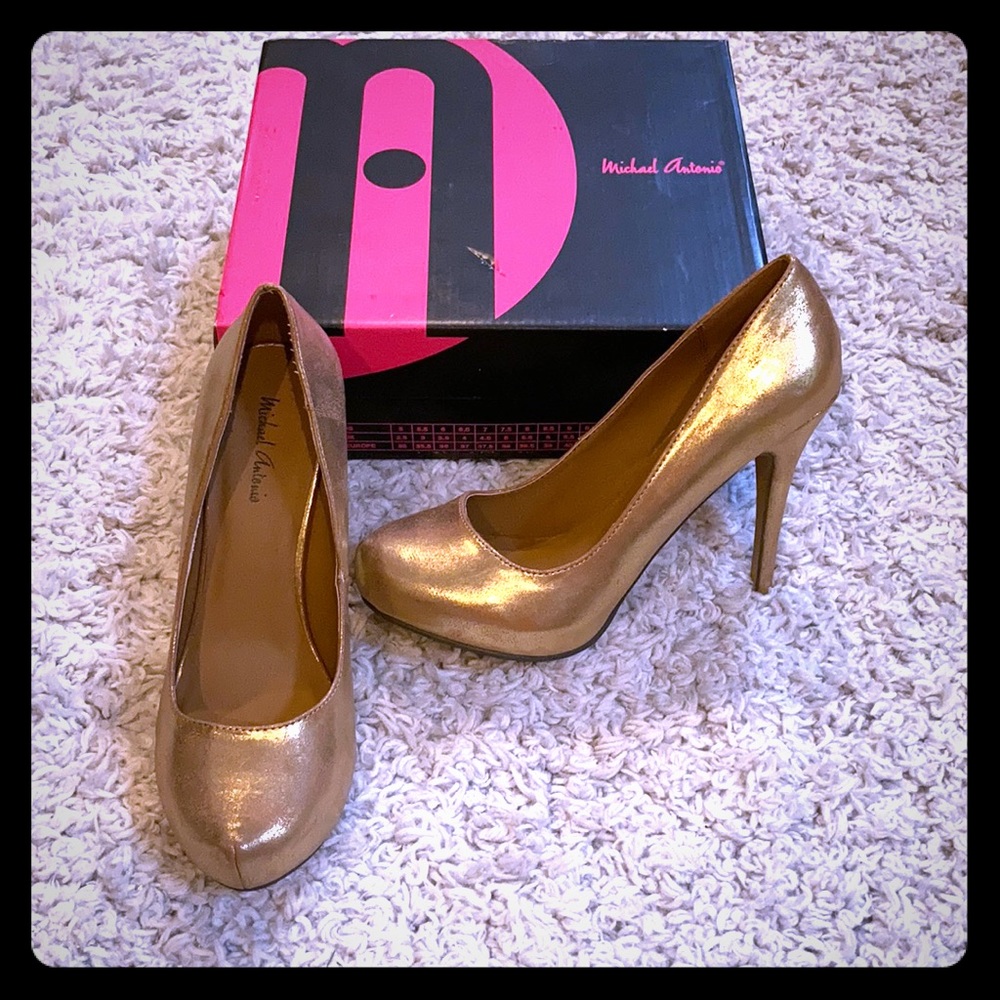 Michael Antonio Love Me Pumps